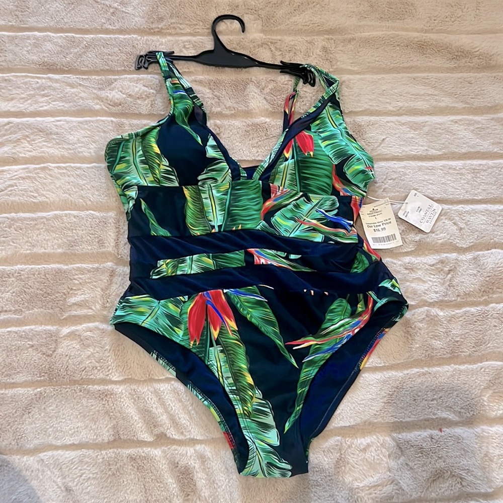 NWT swimsuit L. Coastal waves